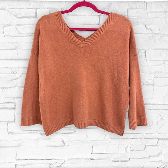 Madewell Double-V Pullover Sweater - Picture 4 of 9